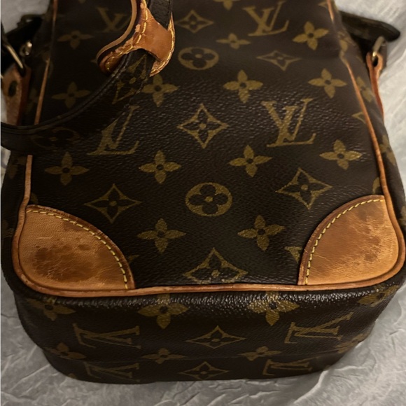 SOLD!!!!!! Louis Vuitton, Amazone monogram shoulder bag, Crossbody - Picture 6 of 15